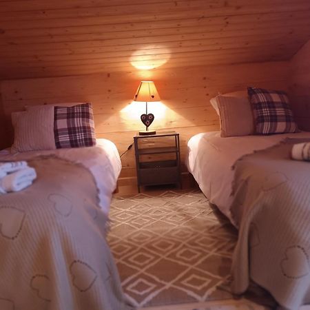 Charming Family Chalet For 8 People, With Private Hot Tub Les Clefs Exterior foto