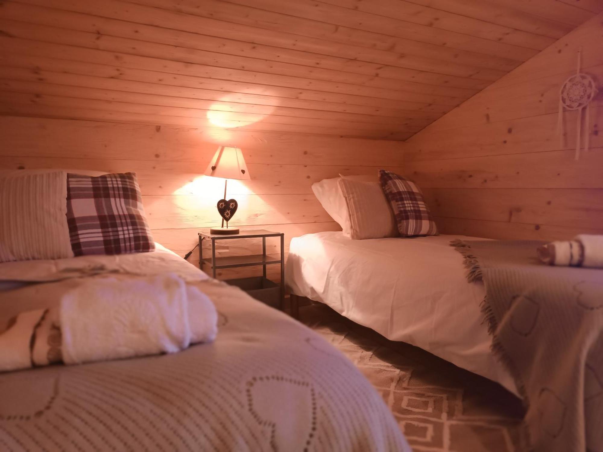 Charming Family Chalet For 8 People, With Private Hot Tub Les Clefs Exterior foto